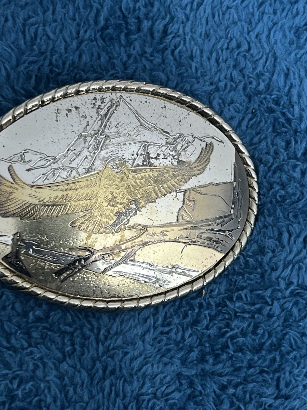 Vintage Two-Tone Oval Eagle & Fish Belt Buckle – Mountain Wildlife
